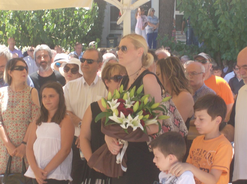 Τραγελαφικά σκηνικά Τσακνή και Ραχήλ: «Σκάσε επιτέλους -Είστε ξετσίπωτοι» [εικόνες & βίντεο] | iefimerida.gr 5