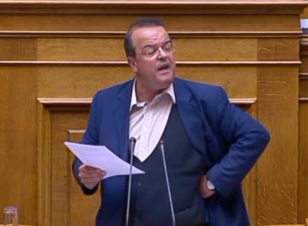 «Σπρώχτε ρε, όλοι να διοριστούμε!» -Το Twitter γελάει με το Μνημείο της ΕΡΤ [εικόνες] | iefimerida.gr 11