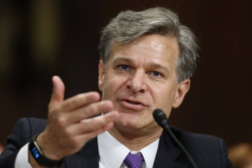 Ο Κρίστοφερ Ρέι αναλαμβάνει διευθυντής του FBI: Θα ενεργώ εξ ονόματος της αμερόληπτης δικαιοσύνης | iefimerida.gr 0
