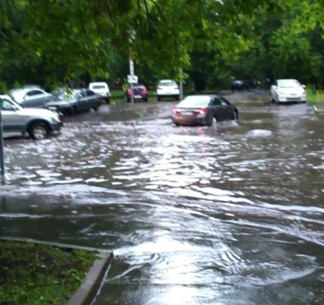 Χάος στη Μόσχα από την «καταιγίδα του αιώνα» -Βροχές και χαλάζι [εικόνες & βίντεο]  | iefimerida.gr 9