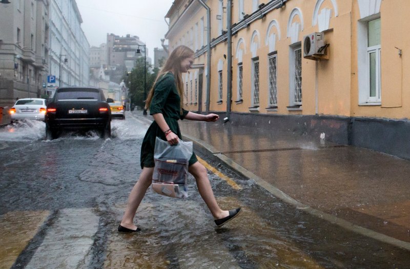 Χάος στη Μόσχα από την «καταιγίδα του αιώνα» -Βροχές και χαλάζι [εικόνες & βίντεο]  | iefimerida.gr 11