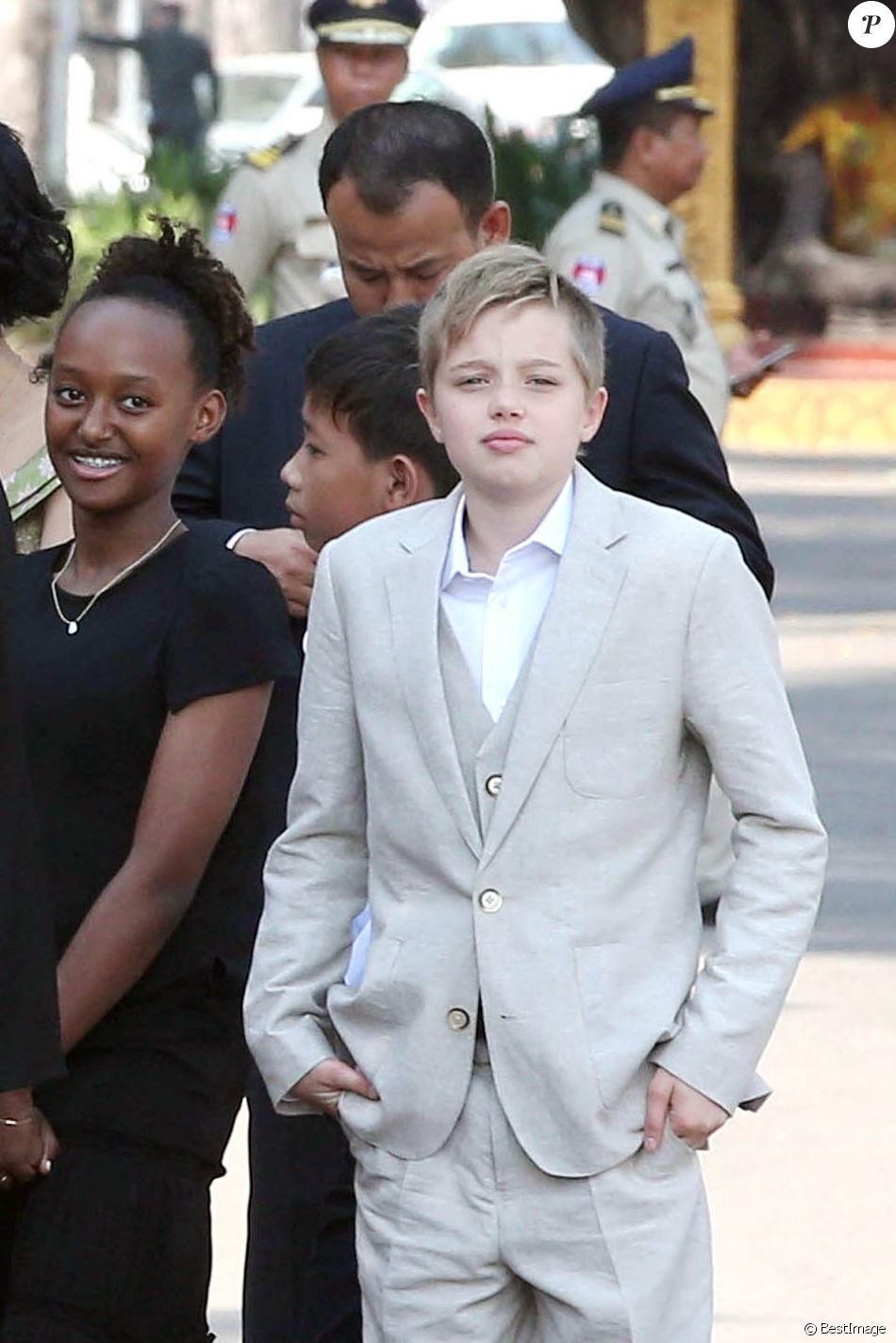 Φήμη ότι η κόρη της Αντζελίνα Τζολί αλλάζει φύλο, τρελαίνει το ίντερνετ [εικόνες] | iefimerida.gr 2