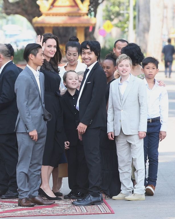 Φήμη ότι η κόρη της Αντζελίνα Τζολί αλλάζει φύλο, τρελαίνει το ίντερνετ [εικόνες] | iefimerida.gr 3