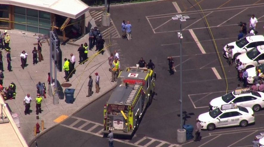 Αυτοκίνητο έπεσε σε πεζούς στη Βοστώνη – Αρκετοί τραυματίες [εικόνες & βίντεο] | iefimerida.gr 3