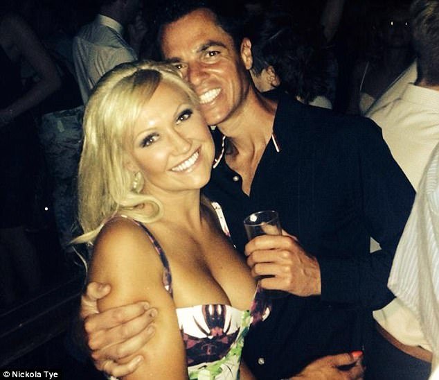 «Αν πέσει το αεροπλάνο, σε αγάπησα» -Τρόμος στον αέρα πριν την αναγκαστική προσγείωση [εικόνα&βίντεο] | iefimerida.gr 1