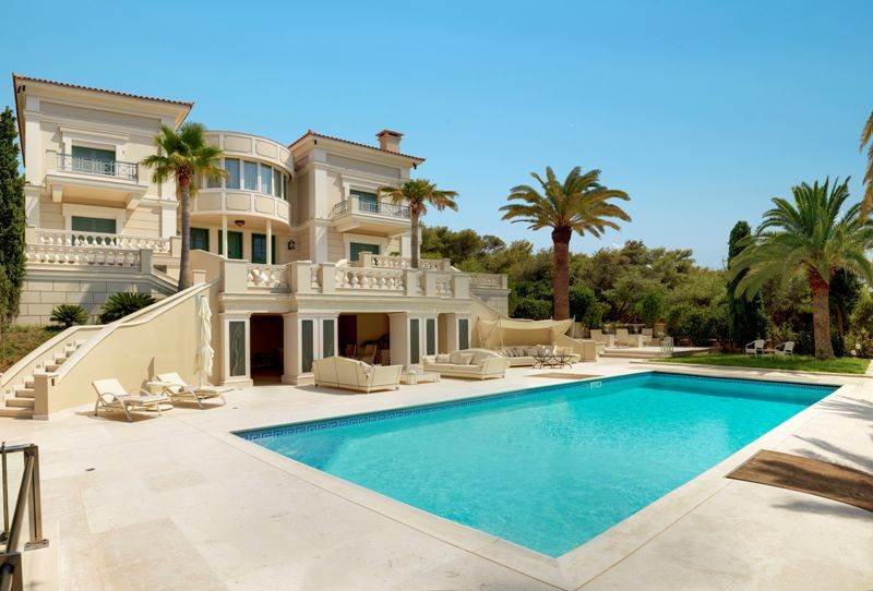 Αυτή η βίλα στο Καβούρι πωλείται για 17 εκατ. ευρώ [εικόνες] | iefimerida.gr 0