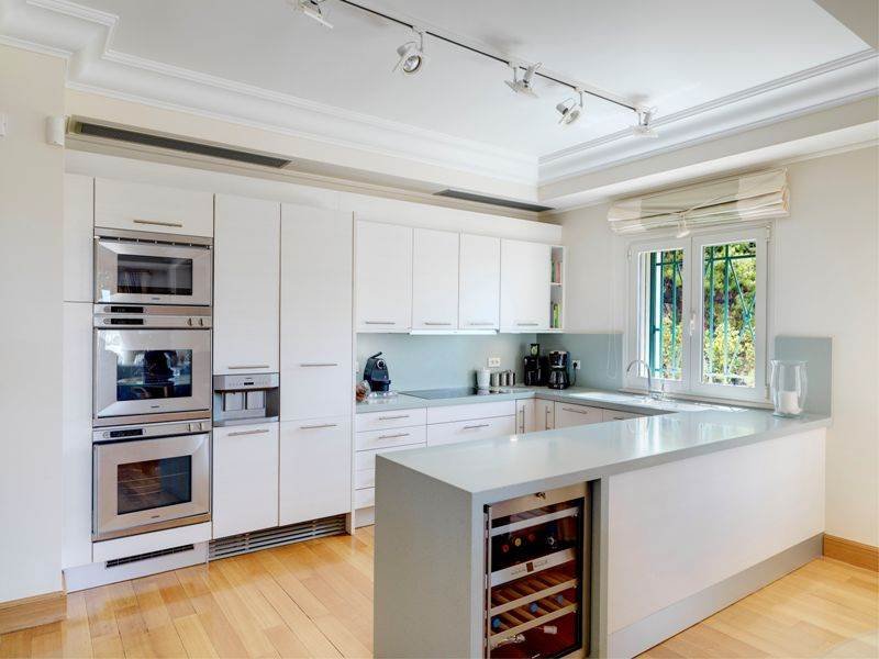 Αυτή η βίλα στο Καβούρι πωλείται για 17 εκατ. ευρώ [εικόνες] | iefimerida.gr 7