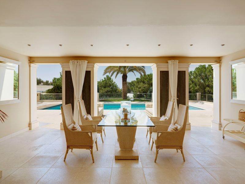 Αυτή η βίλα στο Καβούρι πωλείται για 17 εκατ. ευρώ [εικόνες] | iefimerida.gr 13