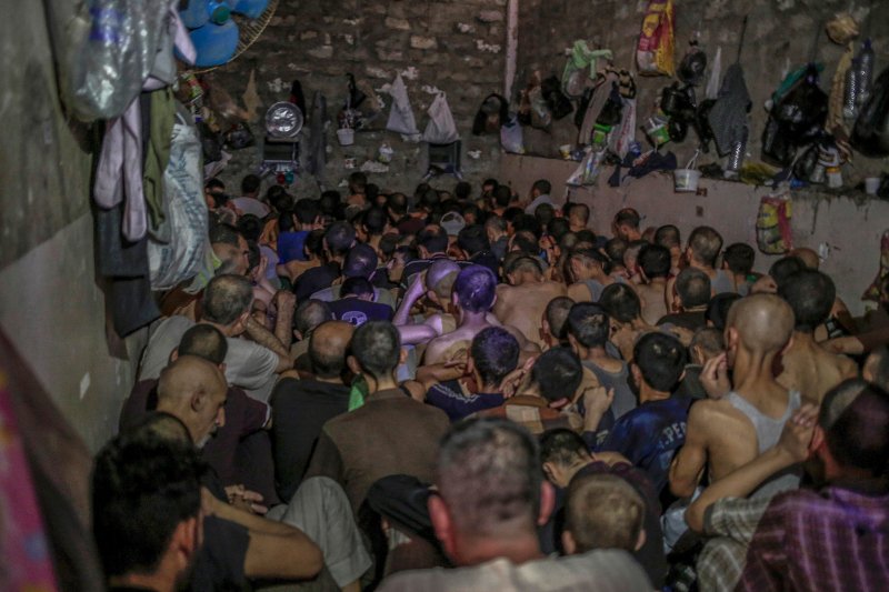 Βασανιστήρια στις φυλακές της Μοσούλης: Εκεί που κρατούνται οι ύποπτοι τζιχαντιστές [εικόνες] | iefimerida.gr 2