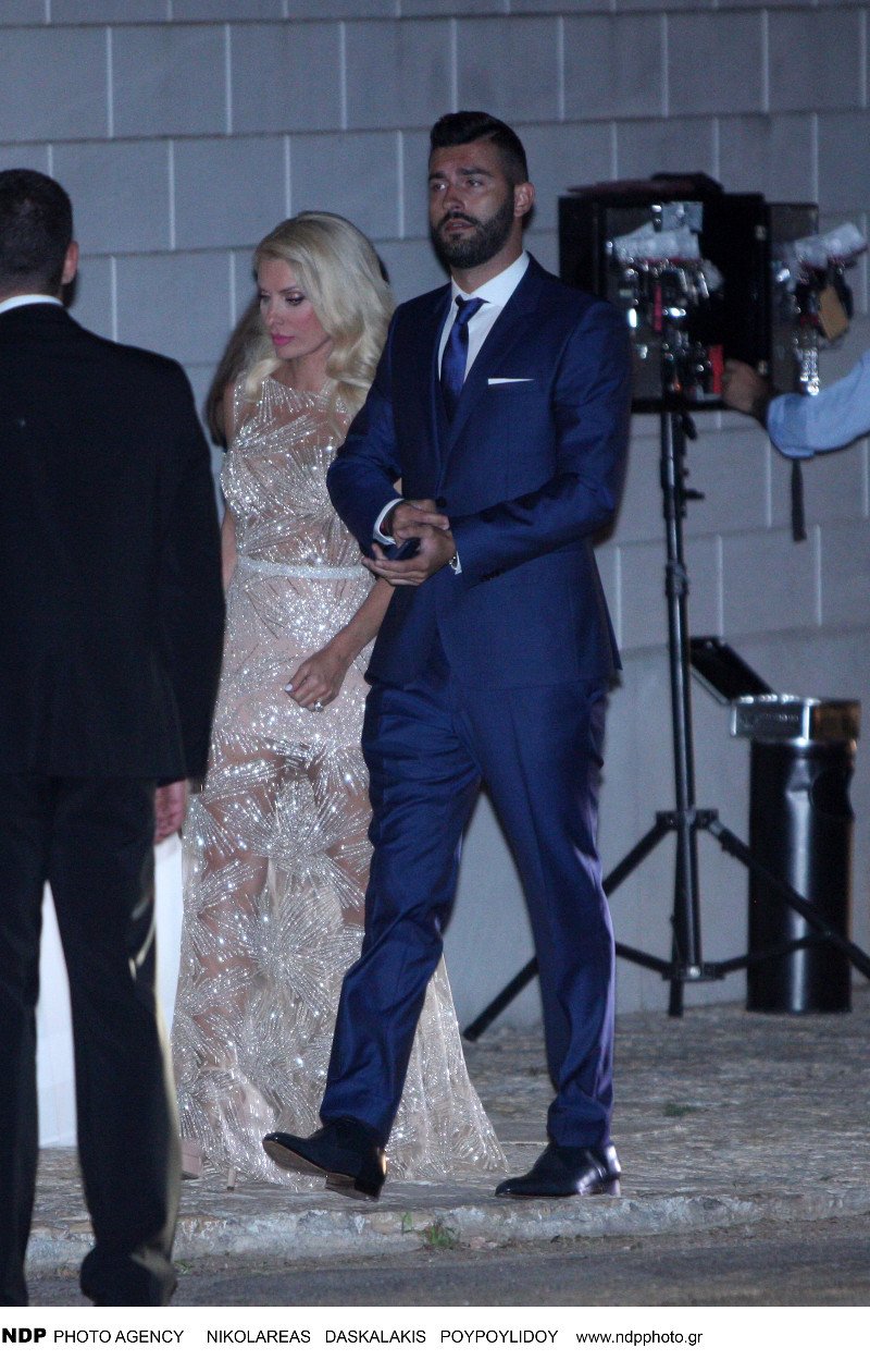 Γάμος Ρουβά-Ζυγούλη: Ολη η σόουμπιζ ήταν εκεί -Οσκαρικές τουαλέτες και πόζες στην έπαυλη Βαρδινογιάννη [εικόνες] | iefimerida.gr 14