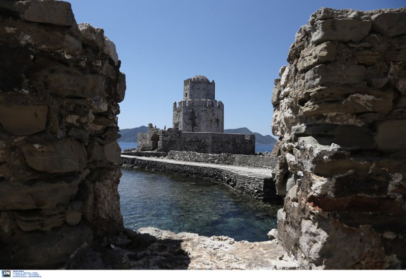 Το Κάστρο της Μεθώνης βρίσκεται μέσα στη θάλασσα! Φτιάχτηκε το 1209, εντυπωσιάζει και σήμερα [εικόνες] | iefimerida.gr 1