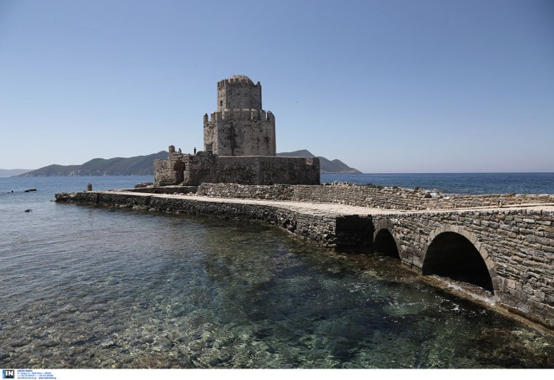 Το Κάστρο της Μεθώνης βρίσκεται μέσα στη θάλασσα! Φτιάχτηκε το 1209, εντυπωσιάζει και σήμερα [εικόνες] | iefimerida.gr 3