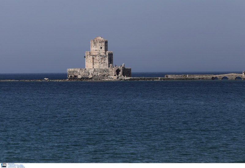 Το Κάστρο της Μεθώνης βρίσκεται μέσα στη θάλασσα! Φτιάχτηκε το 1209, εντυπωσιάζει και σήμερα [εικόνες] | iefimerida.gr 9