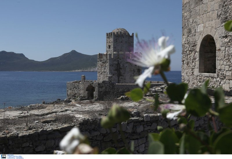 Το Κάστρο της Μεθώνης βρίσκεται μέσα στη θάλασσα! Φτιάχτηκε το 1209, εντυπωσιάζει και σήμερα [εικόνες] | iefimerida.gr 10