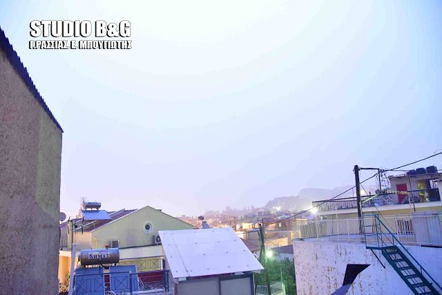 Εκατοντάδες κεραυνοί έκαναν τη νύχτα μέρα στο Ναύπλιο [εικόνες & βίντεο] | iefimerida.gr 2