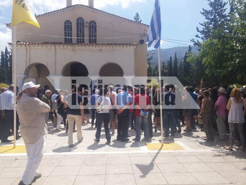 Θρήνος στην κηδεία της άτυχης καθαρίστριας, στο νεκροταφείο Ζωγράφου | iefimerida.gr 0