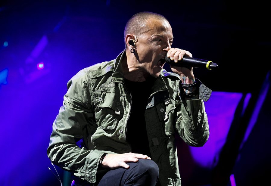 Σοκ: Αυτοκτόνησε ο τραγουδιστής των Linkin Park -Κρεμάστηκε σπίτι του | iefimerida.gr 0