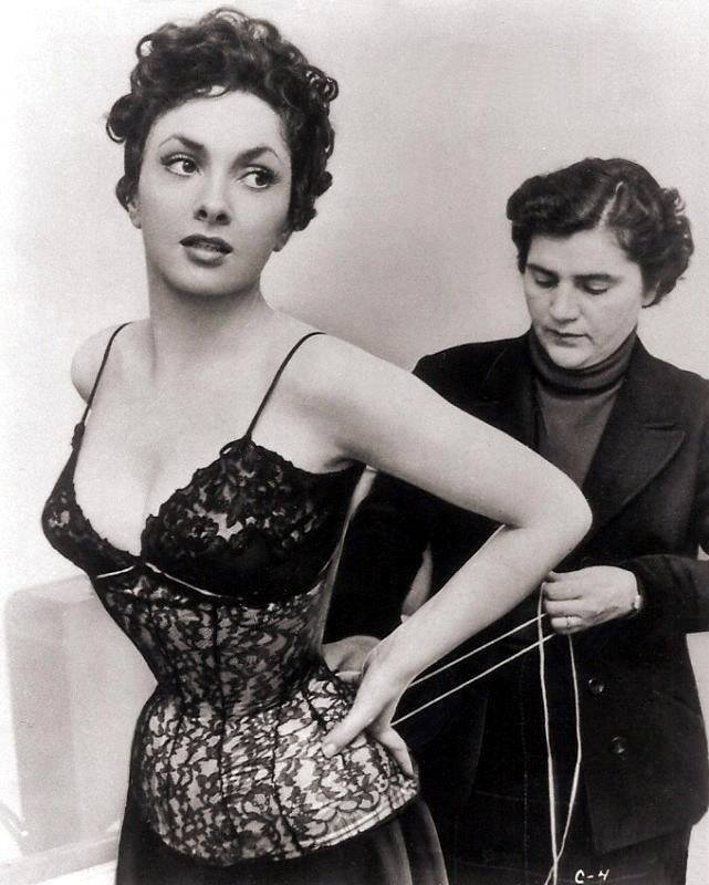 Τζίνα Λολομπρίτζιτα, η πιο ωραία γυναίκα στον κόσμο έγινε 90 ετών [εικόνες] | iefimerida.gr 9