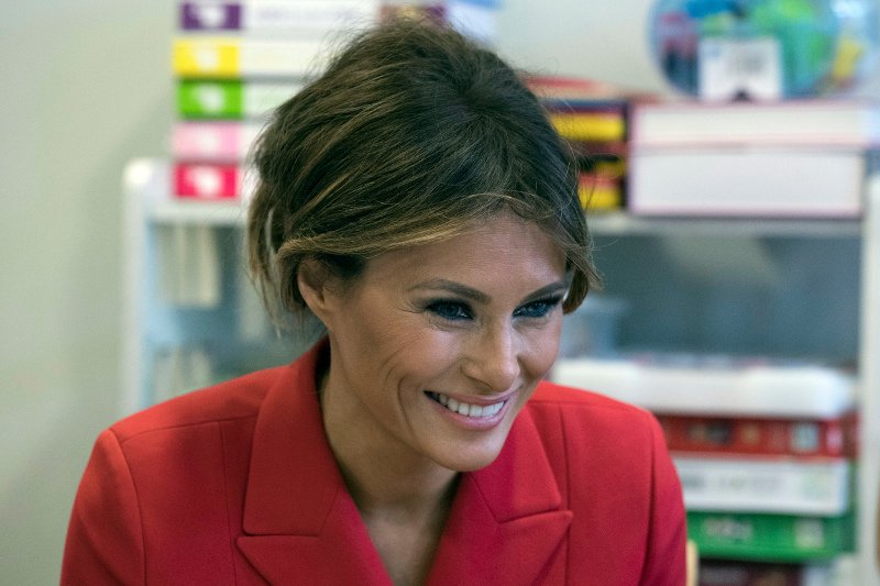 Η ευαίσθητη πλευρά της Μελάνια: Επισκέφθηκε μικρούς ασθενείς στο Παρίσι [εικόνες] | iefimerida.gr 4