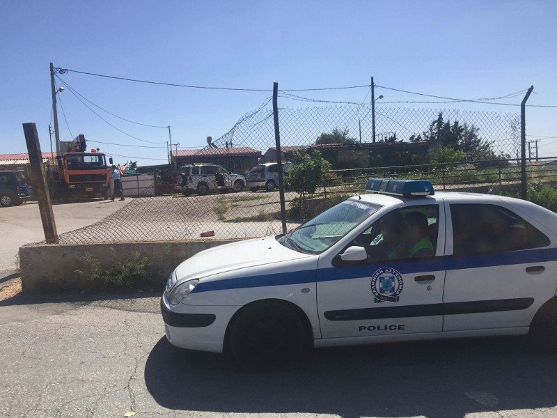 Επιχείρηση της ΕΛ.ΑΣ. στο στρατόπεδο Καποτά: 16 συλλήψεις για ναρκωτικά και όπλα [εικόνες] | iefimerida.gr 1