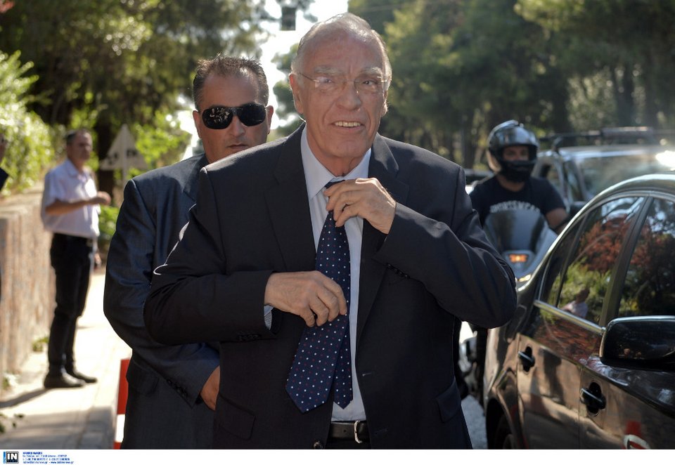 Το ύστατο χαίρε στον Μίνωα Κυριακού -Ηταν όλοι εκεί [εικόνες] | iefimerida.gr 9