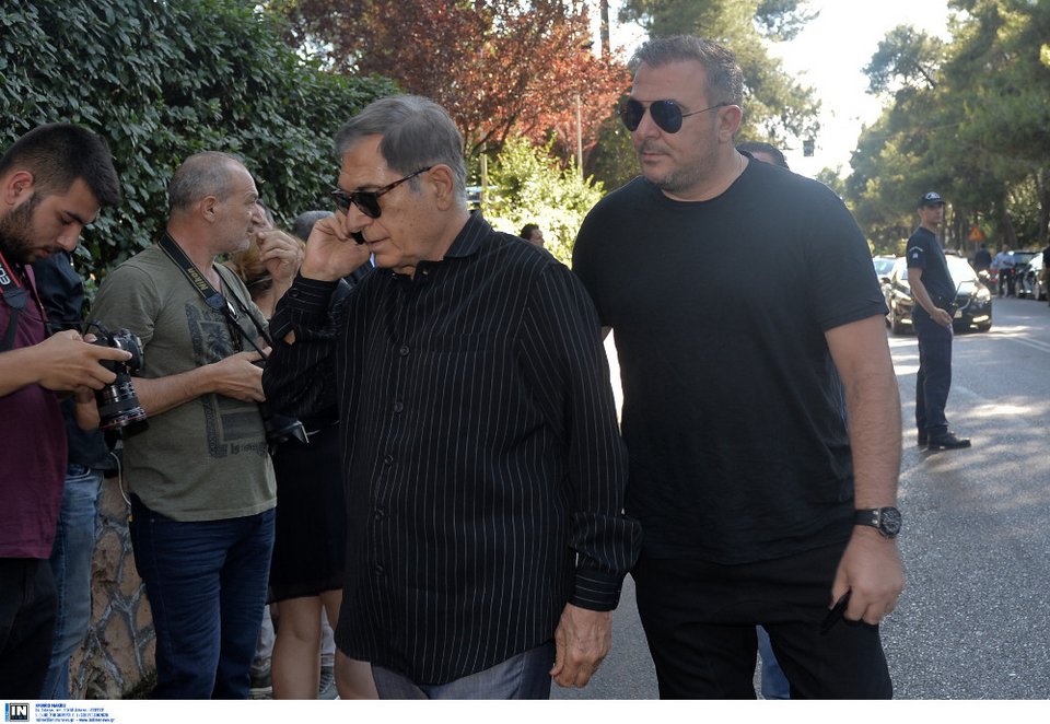 Το ύστατο χαίρε στον Μίνωα Κυριακού -Ηταν όλοι εκεί [εικόνες] | iefimerida.gr 14