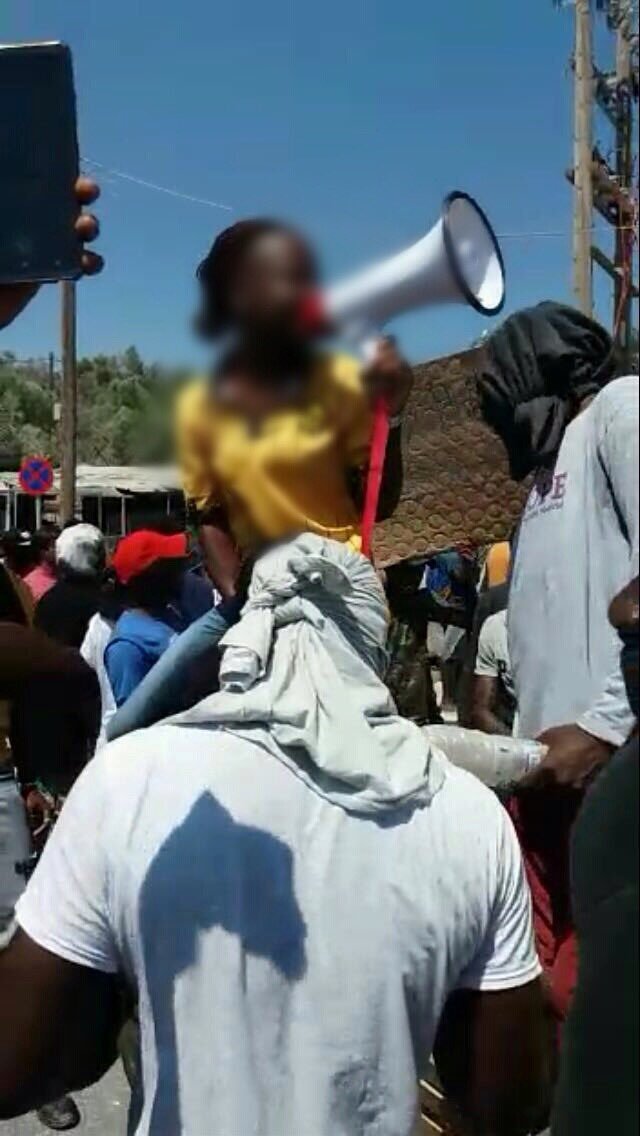 Μόρια: Φωτιές και επεισόδια από μετανάστες -Τραυματίστηκαν τουλάχιστον 5 αστυνομικοί [εικόνες & βίντεο] | iefimerida.gr 0