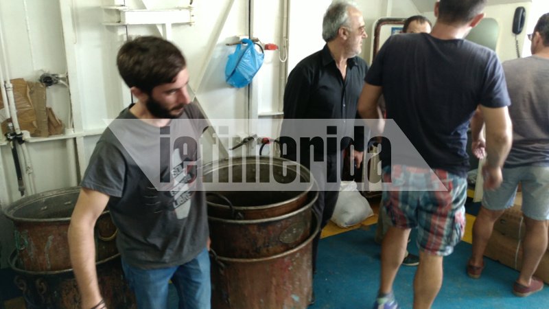 Η Αμοργός έστειλε στη Νάξο τις μεγάλες «καζάνες» για να τηγανίσουν πατάτες -Ετοιμάζονται για το Guinness [εικόνες] | iefimerida.gr 2