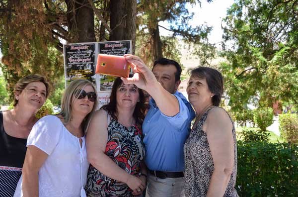 Ο χορός του Νίκου Παππά στην Κοζάνη [εικόνες] | iefimerida.gr 0