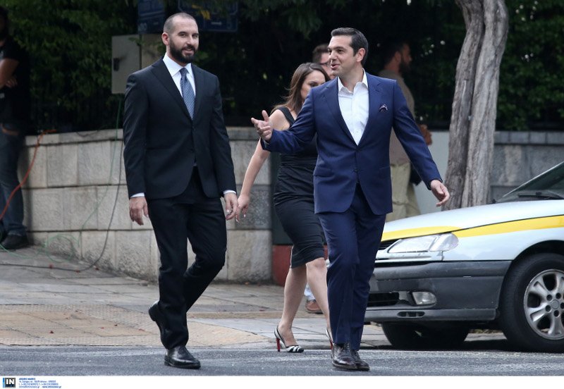 Ποια είναι η μελαχρινή με το μαύρο φόρεμα που συνόδευε τον Τσίπρα στο Προεδρικό Μέγαρο [εικόνες] | iefimerida.gr 0