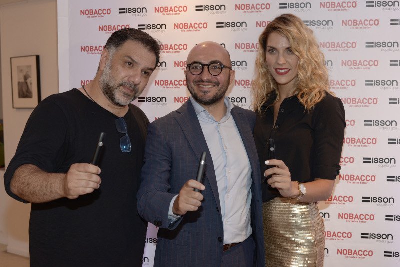 ISSON: Νέα συσκευή ατμίσματος από τη NOBBACO αλλάζει τα δεδομένα- Κομψή, εύκολη και αυτόνομη [εικόνες & βίντεο] | iefimerida.gr 4