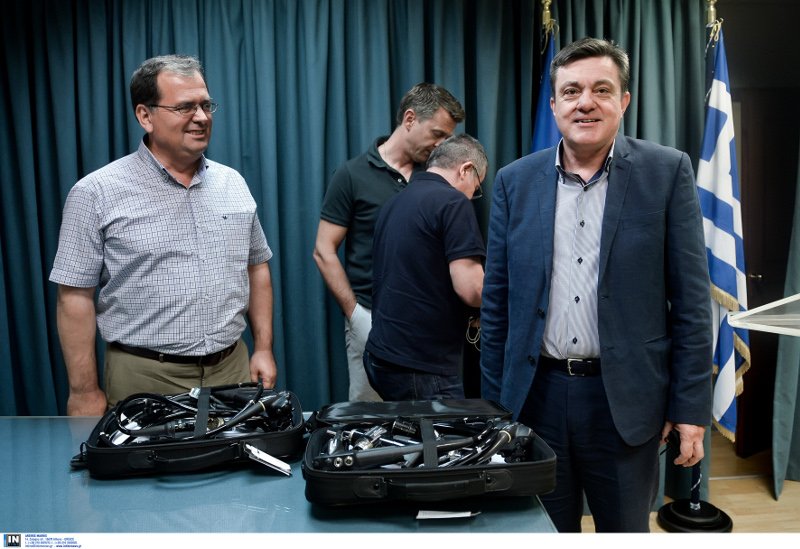 Η Κολομβία επέστρεψε στην Ελλάδα τα κλεμμένα ιατρικά μηχανήματα -Φιέστα Πολάκη στη ΓΑΔΑ | iefimerida.gr 2