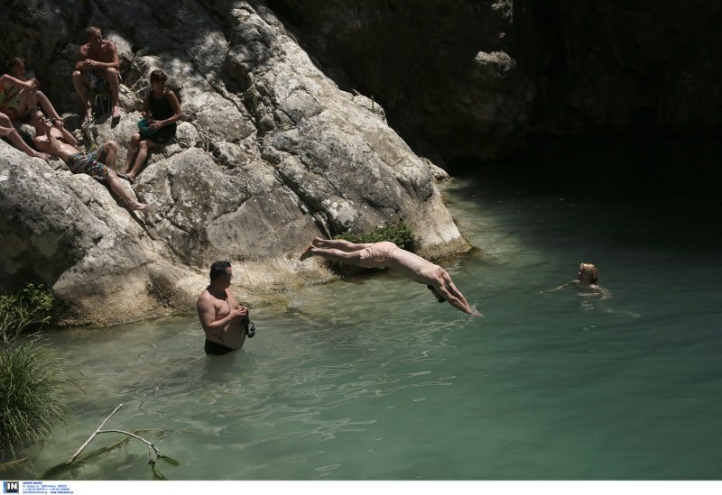 Η κρυμμένη όαση της Πελοποννήσου -Το φαράγγι με τις 15 λίμνες και τον καταρράκτη των 25 μέτρων [εικόνες] | iefimerida.gr 7