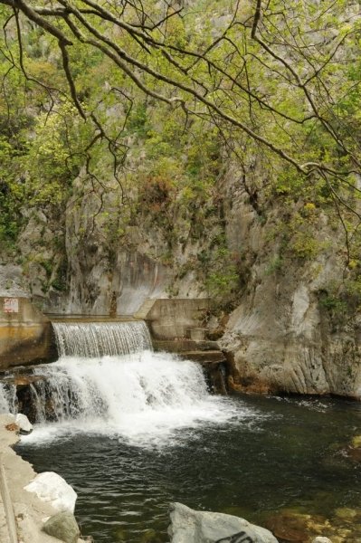 Στα διάσημα Λουτρά Πόζαρ (Εδεσσα): Βουτιά στους 37°C και κάθε βράδυ συναυλία [πρόγραμμα]  | iefimerida.gr 2