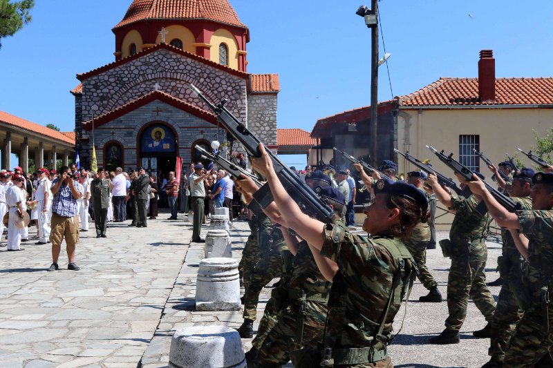 Κηδεύτηκε ο μακαριστός μητροπολίτης Θάσου Προκόπιος [εικόνες] | iefimerida.gr 3