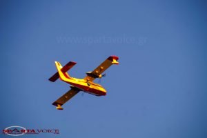 Μεγάλη φωτιά καίει τον Κότρωνα Λακωνίας -Κάηκαν σπίτια, κινδυνεύει το χωριό | iefimerida.gr 3
