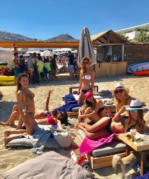 H Νικολέττα Ράλλη στη Μύκονο με μαγιό -Εντυπωσιακό κορμί [εικόνες & βίντεο] | iefimerida.gr 1