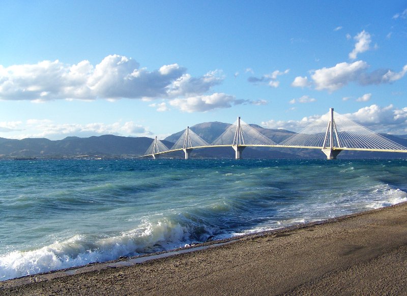 Η γλαφυρή περιγραφή της Βικτόρια Χίσλοπ για την Πάτρα: Το χάος, η εγκαταλελειμμένη Disneyland, η γοητεία της | iefimerida.gr 2