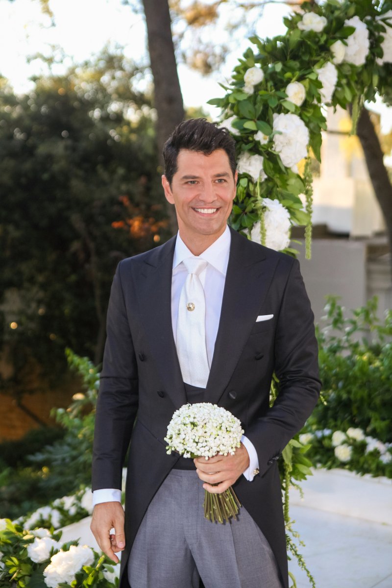 Νέες φωτογραφίες από τον γάμο Ρουβά-Ζυγούλη -Η μπομπονιέρα, η δεξίωση, το μυστήριο καρέ καρέ [εικόνες] | iefimerida.gr 2