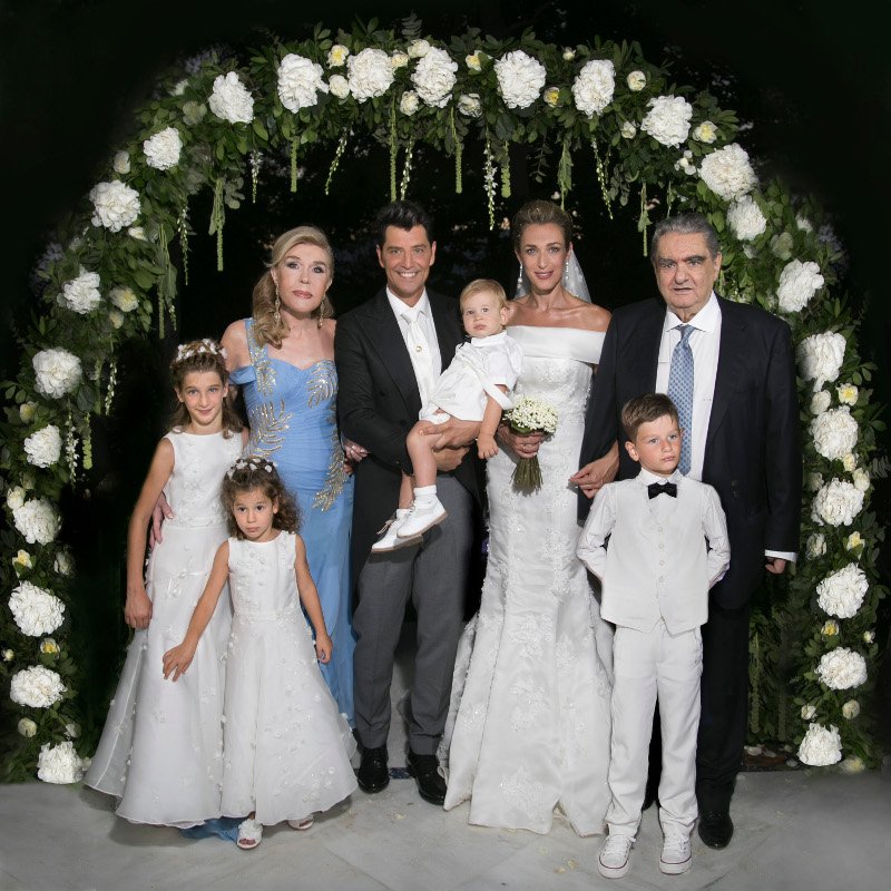 Νέες φωτογραφίες από τον γάμο Ρουβά-Ζυγούλη -Η μπομπονιέρα, η δεξίωση, το μυστήριο καρέ καρέ [εικόνες] | iefimerida.gr 17