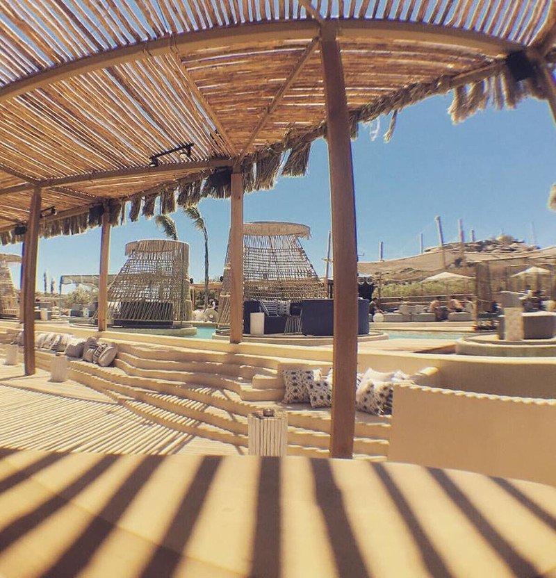 Η μεγαλύτερη παραθαλάσσια πισίνα της Ευρώπης βρίσκεται στη Μύκονο -2.000 τ.μ. σε έναν επίγειο παράδεισο [εικόνες & βίντεο]  | iefimerida.gr 3