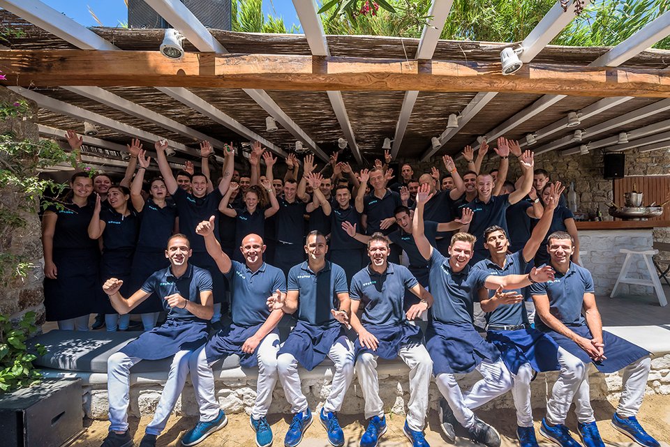 Η Replay ντύνει το Nammos Mykonos [εικόνες & βίντεο] | iefimerida.gr 0