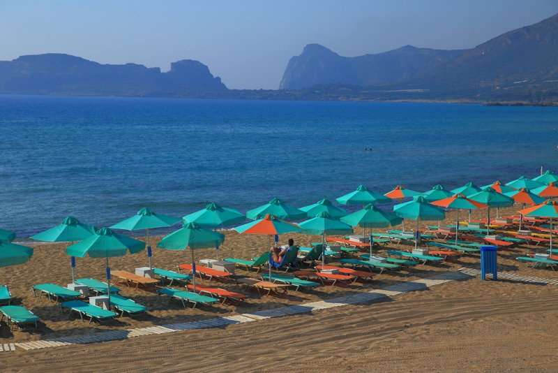 Plazz: Η ελληνική εφαρμογή για να κλείνεις ξαπλώστρες σε Αθήνα, Μύκονο, Ρόδο, Σαντορίνη [εικόνες] | iefimerida.gr 1