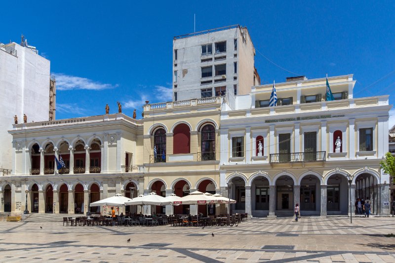 Η γλαφυρή περιγραφή της Βικτόρια Χίσλοπ για την Πάτρα: Το χάος, η εγκαταλελειμμένη Disneyland, η γοητεία της | iefimerida.gr 4