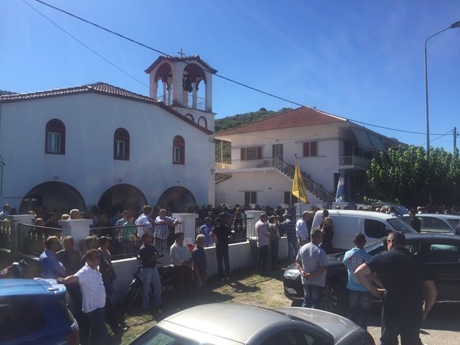 Αμφιλοχία: Το συγκινητικό «αντίο» στον σμηναγό Νίκο Γρηγορίου [εικόνες] | iefimerida.gr 1