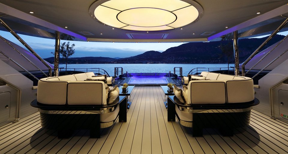 Η Γιάννα Αγγελοπούλου στην Ιθάκη με το νέο, εντυπωσιακό της γιοτ [εικόνες] | iefimerida.gr 5