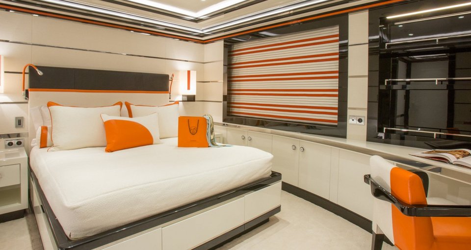 Η Γιάννα Αγγελοπούλου στην Ιθάκη με το νέο, εντυπωσιακό της γιοτ [εικόνες] | iefimerida.gr 11