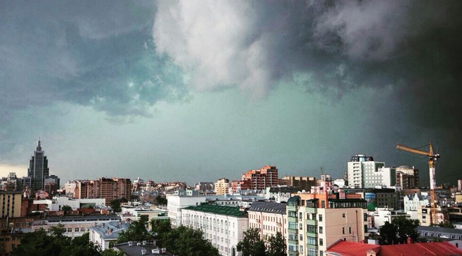 Χάος στη Μόσχα από την «καταιγίδα του αιώνα» -Βροχές και χαλάζι [εικόνες & βίντεο]  | iefimerida.gr 14