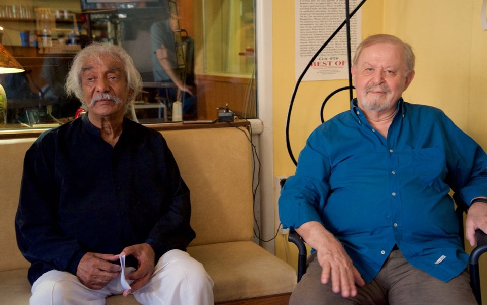 Ο Γιάννης Σπανός αναβιώνει τις μπουάτ του '60 παρέα με τους καλύτερους του είδους [εικόνες]  | iefimerida.gr 1