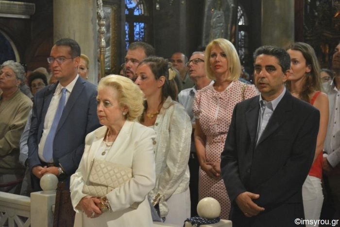 Στην Τήνο για να λειτουργηθεί η Βασιλική Θάνου [εικόνες] | iefimerida.gr 0